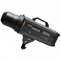 Студийная вспышка Hyundae Photonics Combo 700