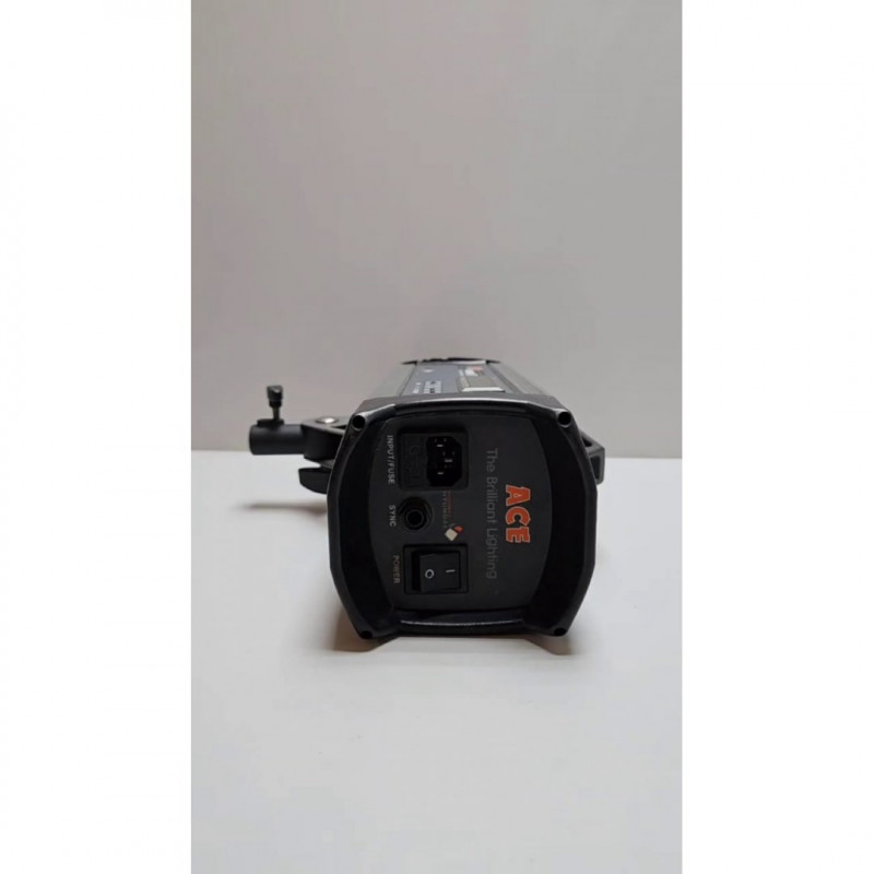 Студийная вспышка Hyundae Photonics Combo 700